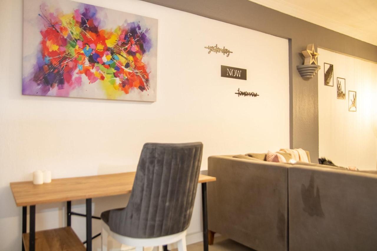 Amazing Flat Near The Coast With A Delightful Shared Terrace Close To Public Transportation In Karsiyaka Smirne Esterno foto