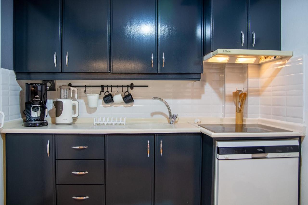 Amazing Flat Near The Coast With A Delightful Shared Terrace Close To Public Transportation In Karsiyaka Smirne Esterno foto