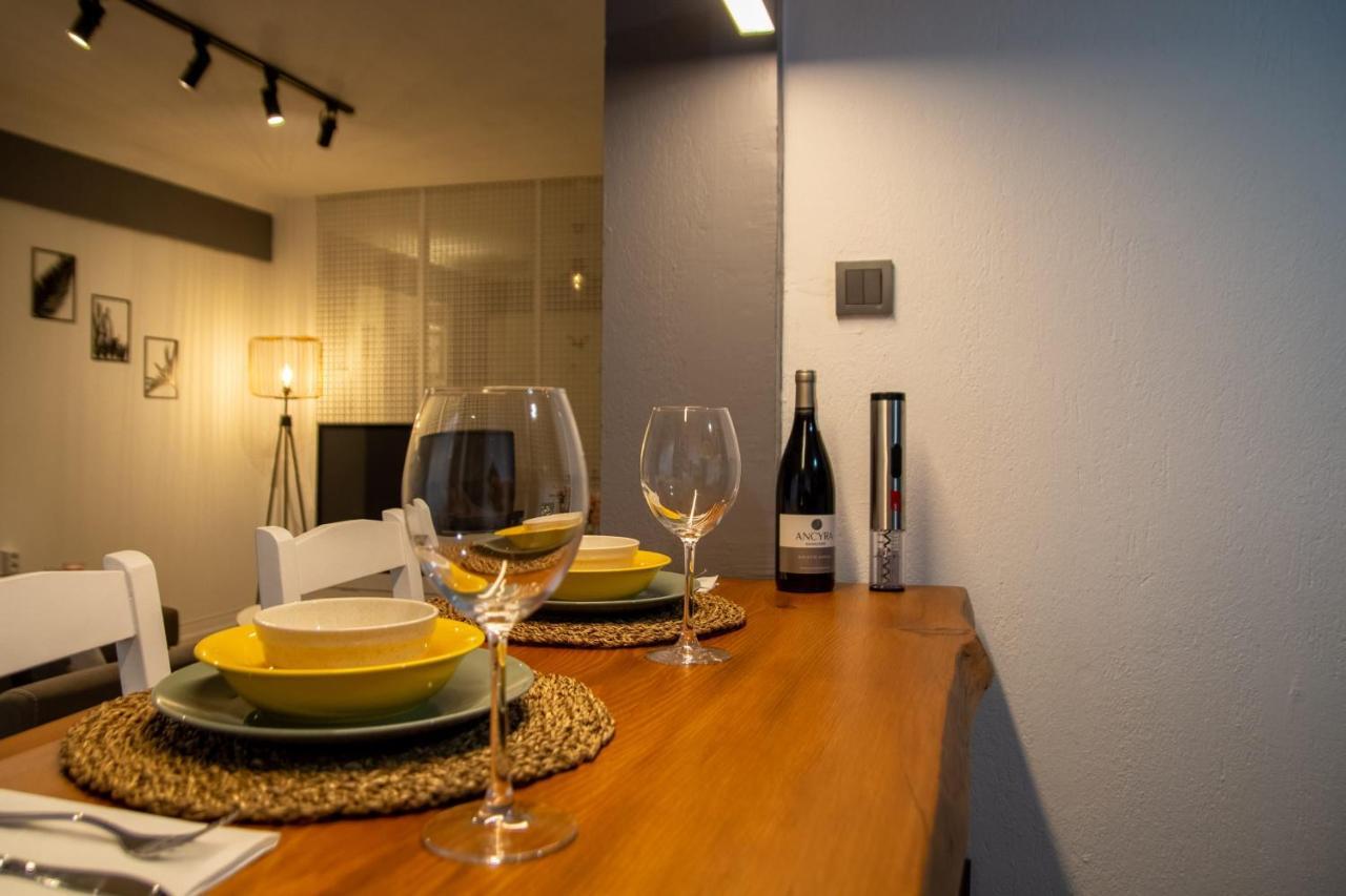 Amazing Flat Near The Coast With A Delightful Shared Terrace Close To Public Transportation In Karsiyaka Smirne Esterno foto