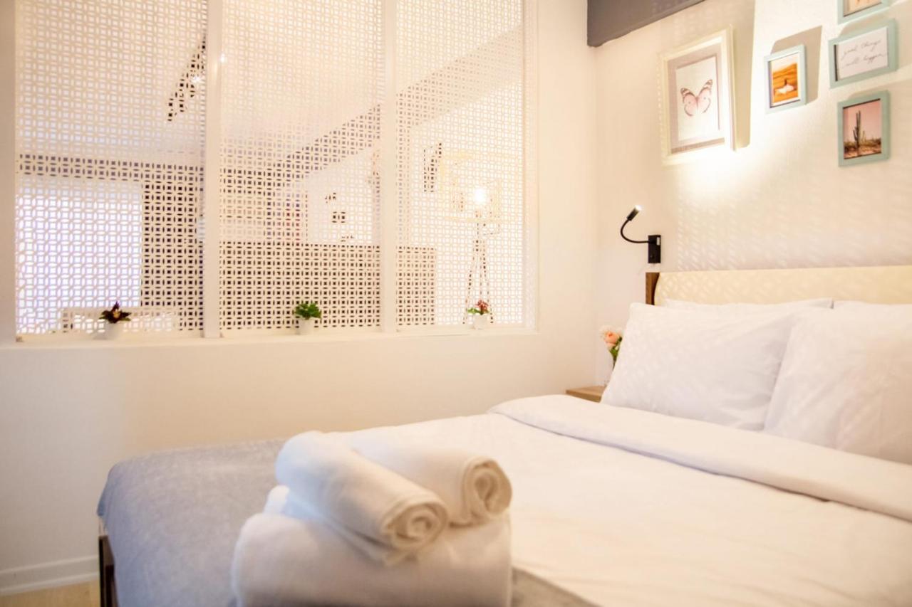 Amazing Flat Near The Coast With A Delightful Shared Terrace Close To Public Transportation In Karsiyaka Smirne Esterno foto